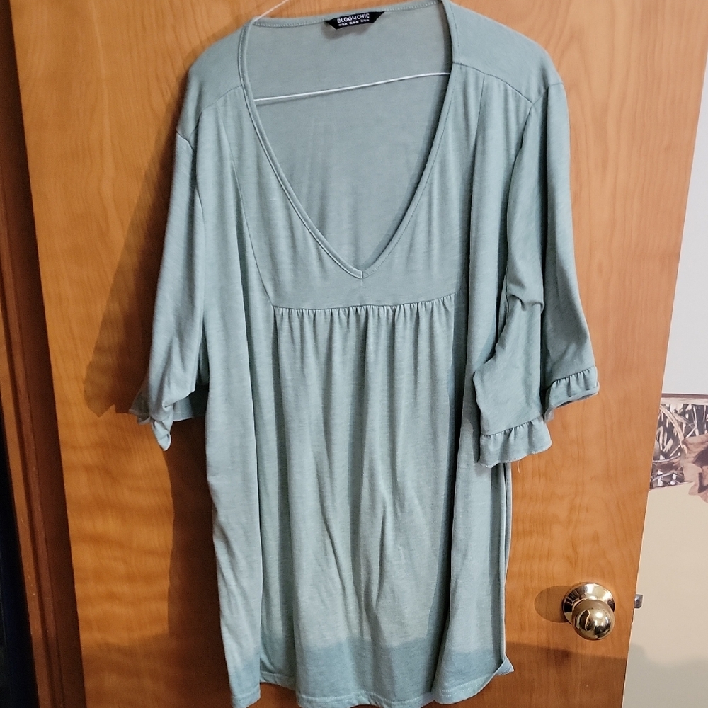 BloomChic Soft Green V-Neck Tunic